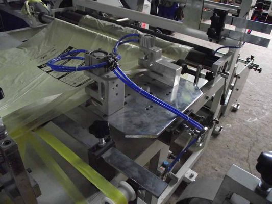 Κίνα Κορδέλλα μέσω της συνεχούς κυλημένης τσάντας που κατασκευάζει τη μηχανή για την τσάντα απορριμάτων προμηθευτής