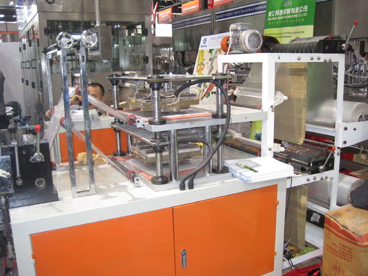 Κίνα Διπλό γάντι πολυαιθυλενίου στρωμάτων που κατασκευάζει τη μηχανή, πλαστικά τέμνοντα μηχανήματα προμηθευτής