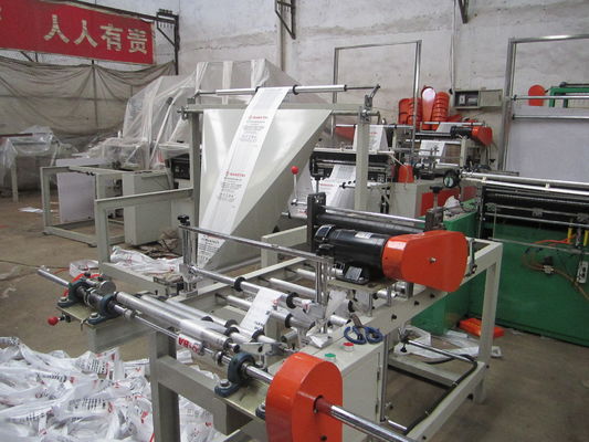 Κίνα Τσάντα πολυαιθυλένιου μπλουζών PLC που κατασκευάζει τη μηχανή την ενιαία γραμμή με τη σερβο μηχανή προμηθευτής